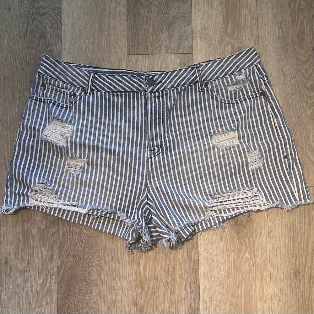 Railroad Stripe Distressed Denim Short Shorts Forever 21 +